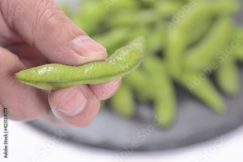 枝豆とシニアの指