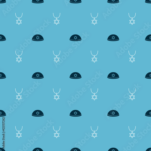 Set Jewish kippah and Star of David necklace on chain on seamless pattern. Vector