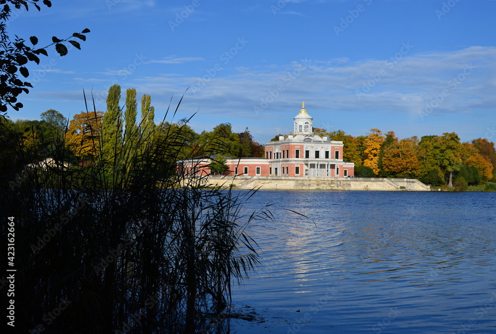 Mamorpalais am Heiligen See im Park Neuer Garten im Herbst, Potsdam, Brandenburg