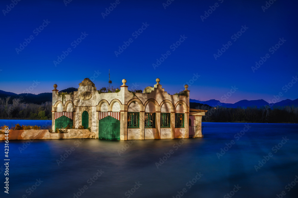 Marimon's fishing house in the Banyoles pond at night