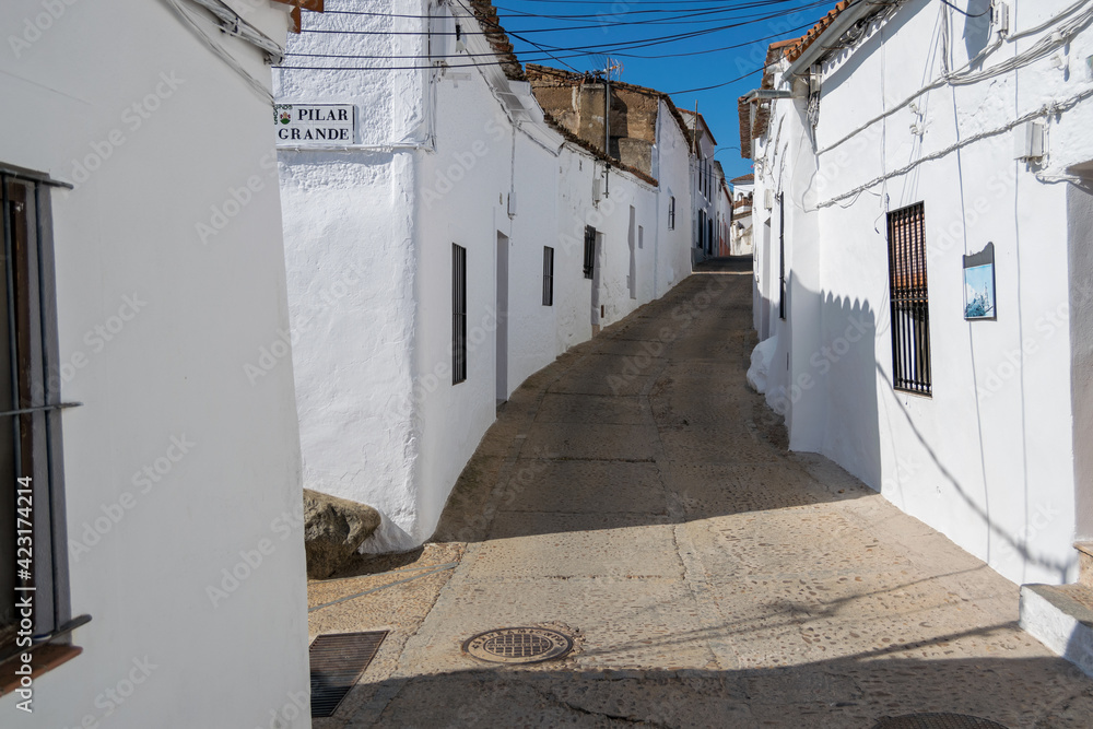 Fototapeta premium Streets and white buildings of the town of Burguillos del Cerro.