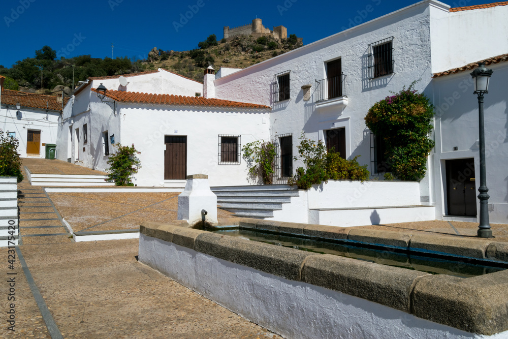 Streets and white buildings of the town of Burguillos del Cerro.