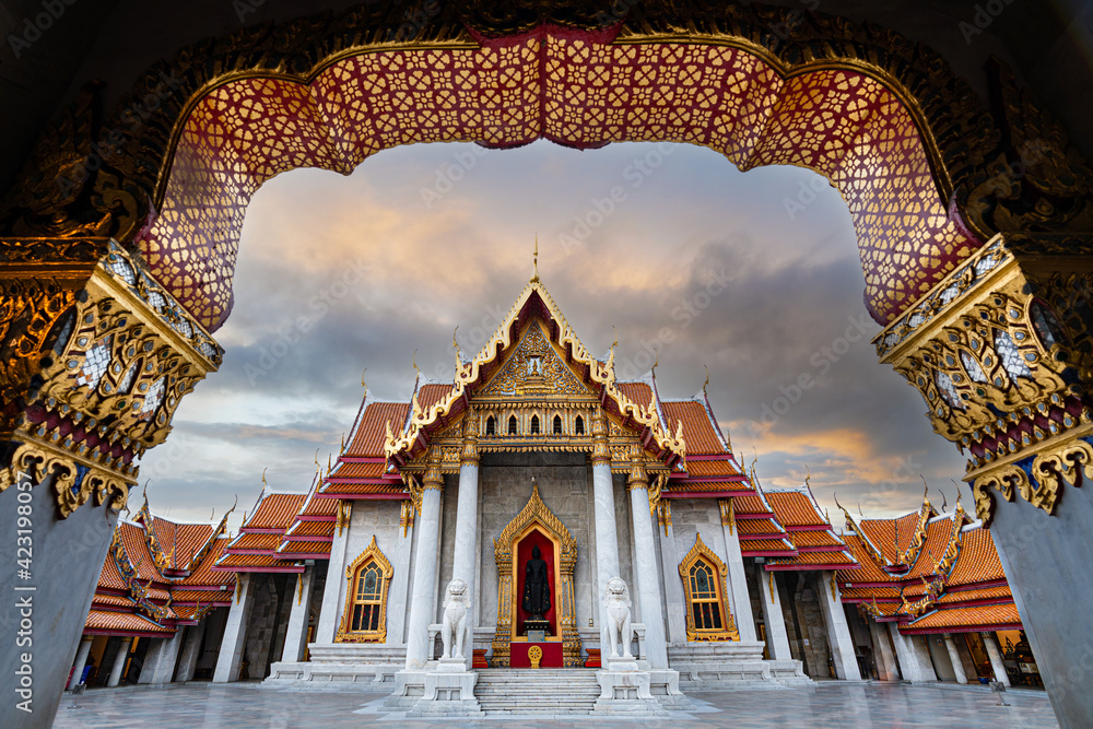 Wat Benchamabophit (a.k.a. 
The Marble Temple) in Bangkok, Thailand - obrazy, fototapety, plakaty 