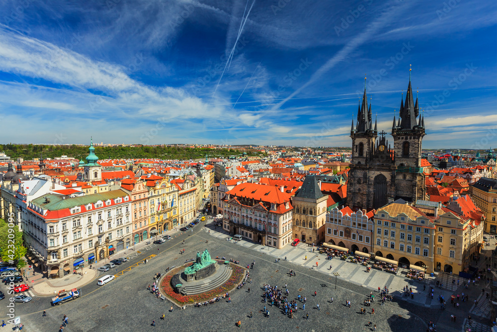 Obraz premium View of Stare Mesto Square Old City Square and Tyn Church Tynsky Chram from Town Hall