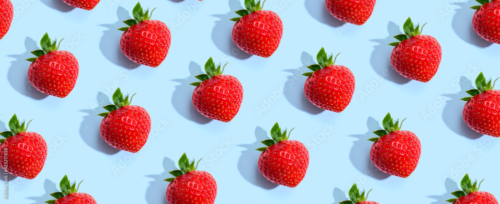 Fresh red strawberries overhead view - obrazy, fototapety, plakaty 