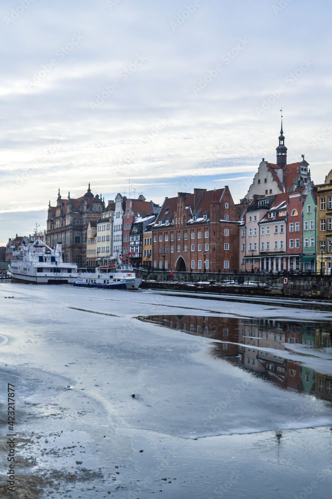 Fototapeta premium Gdańsk kamienice nad Motławą