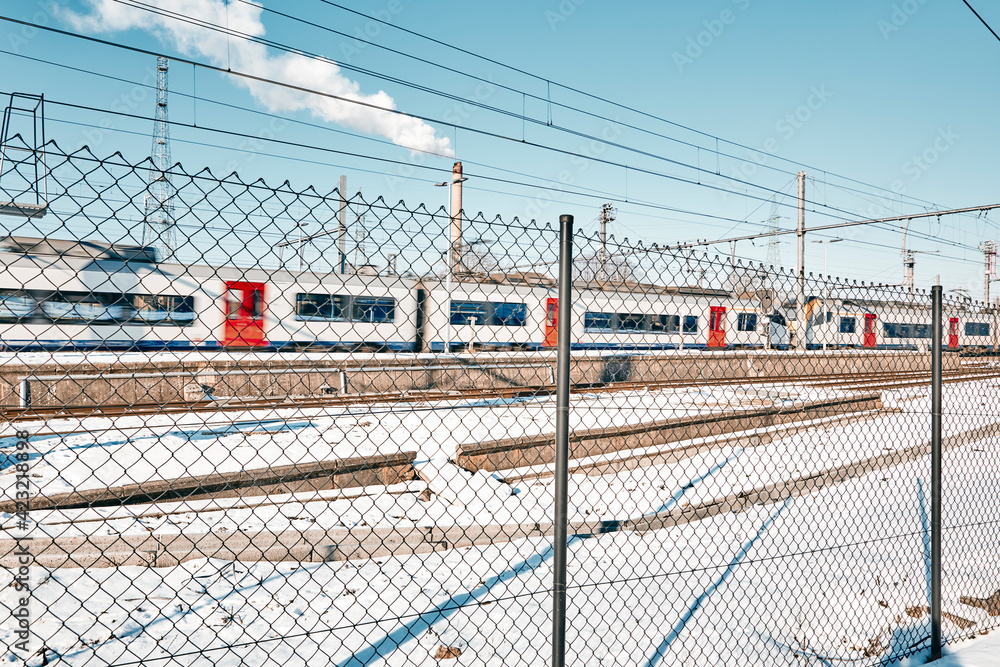 Fototapeta premium gare de chemin de fer à Bruxelles sous la neige en Belgique 