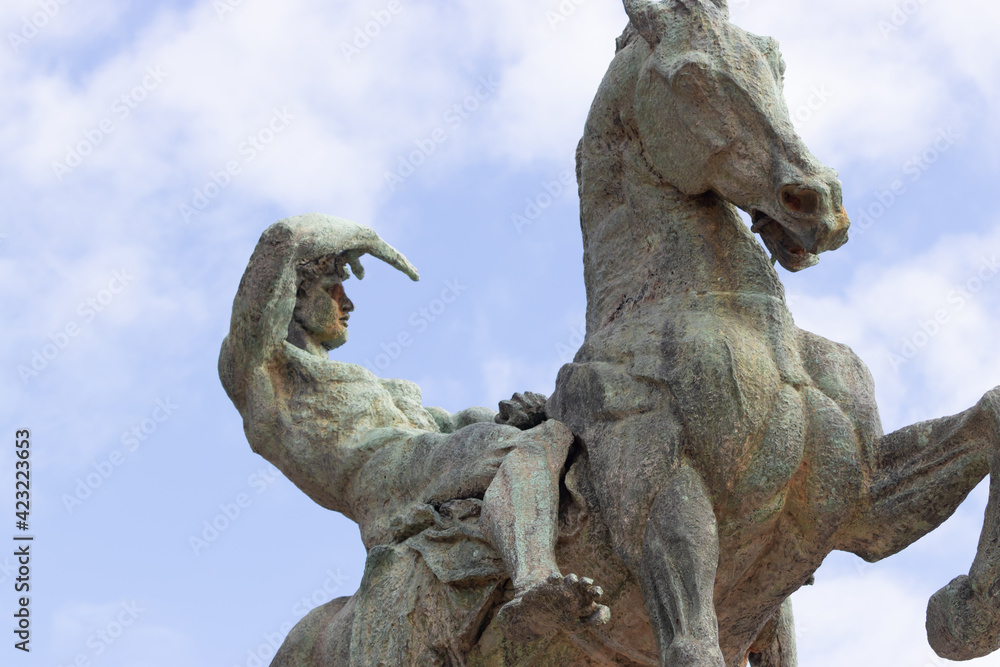 Statue Statue
