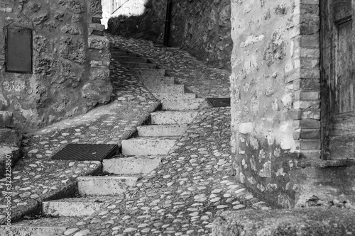 Abruzzo, 2019, Scale in pietra di un paese medioevale