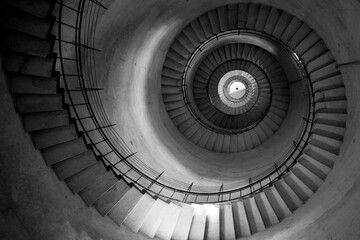 Fotobehang Trappen Spiraaltrap in moderne architectuur  © pablo