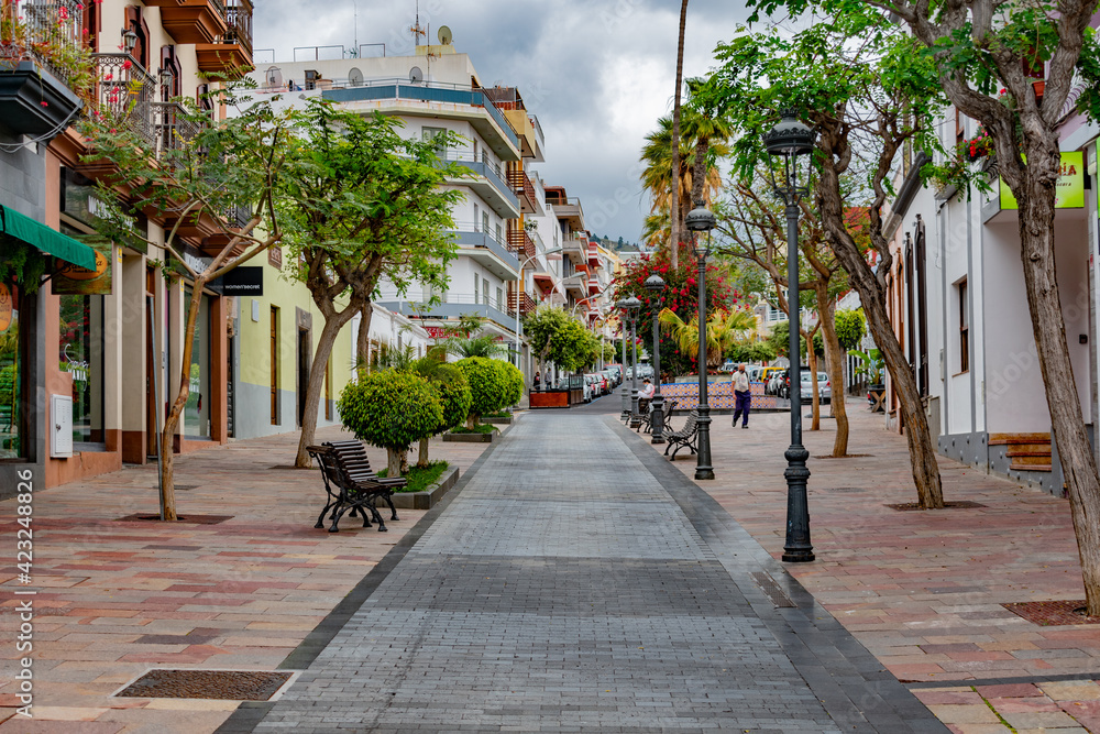 Obraz premium Un tranquilo pueblo de Islas Canarias.