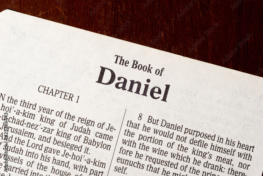 Obraz premium Daniel Title Page Close-up