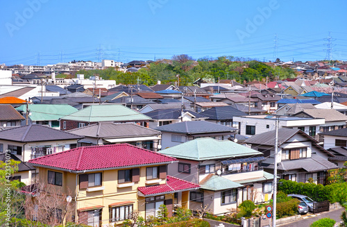 初春の東京郊外の住宅街