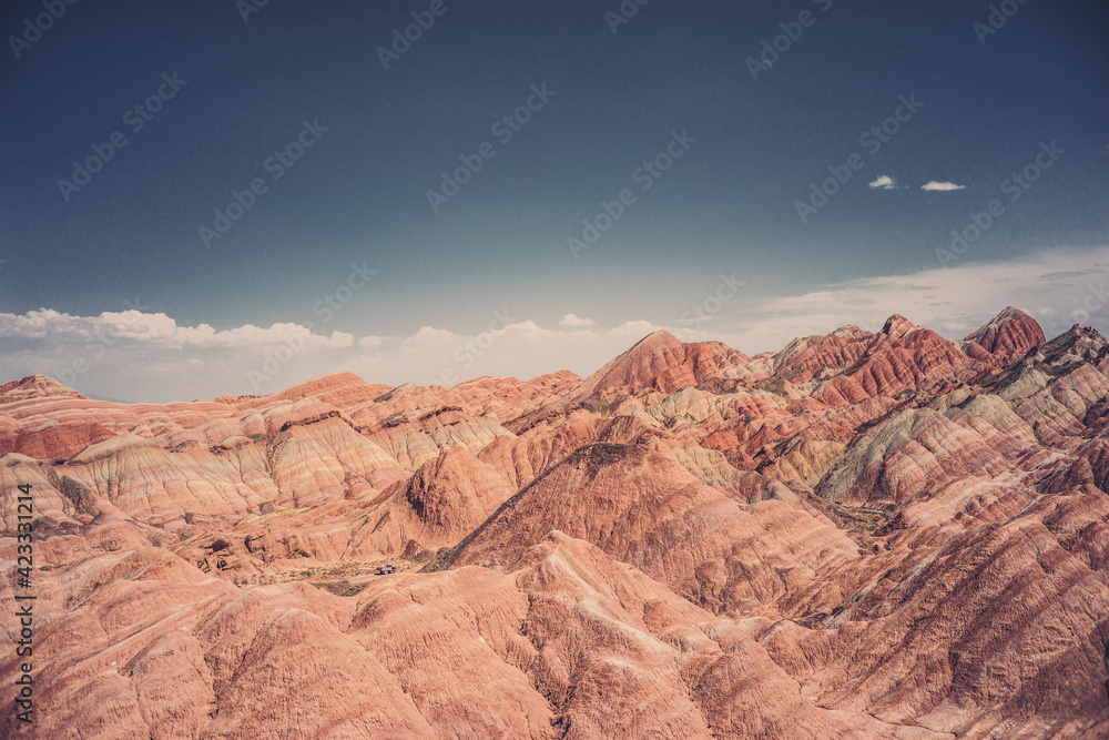 Naklejka premium desert canyon with color-changing rock