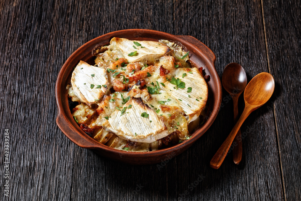 Tartiflette, Potato, Onion, Bacon Cheese Casserole Tartiflette, Potato, Onion, Bacon Cheese Casserole