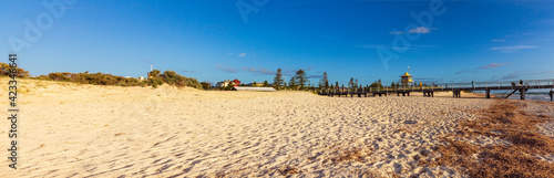 Foto Panorama of Semaphore Beach and town