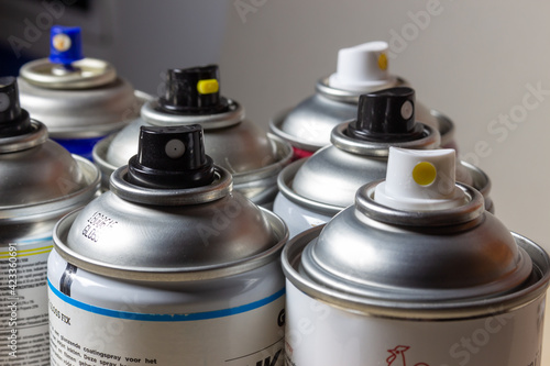Obraz na plátně spray cans for paint or lamination to protect photographs or paintings