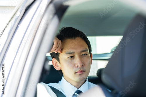 日本人男性　ビジネスマン　ポートレート © ponta1414