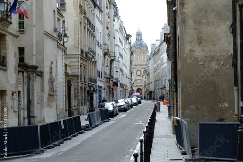 Canvas Print A view of the street rue de Sévigné in march 2021