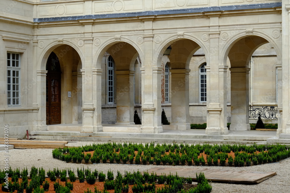 The forecourt of the Carnavalet museum in Paris.