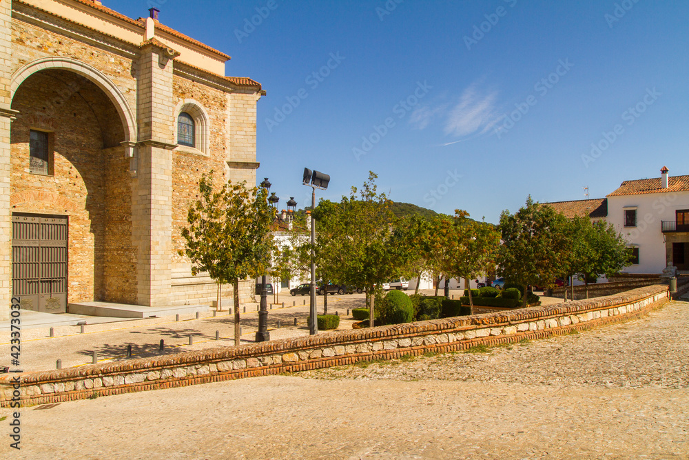 Catedral, Cathedral, Iglesia o Church con Torre o Tower en el pueblo de Aracena, provincia de Huelva, comunidad autonoma de Andalucia, pais de España
