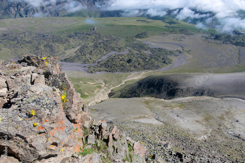 Tableau sur toile View from northern slope of Elbrus