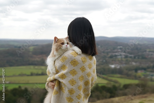 cat, animal, pet, kitten, fores, cute, feline, domestic, fur, kitty, grass, mammal, autumn, nature, pets, portrait, fluffy, eyes, outdoors, animals, young, tabby, adorable, outdoor, looking, leaves,  