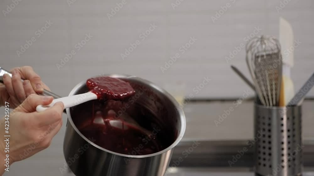 Preparation of strawberry jelly, marmalade or strawberry sauce. Preparation of strawberry jelly, marmalade or strawberry sauce.