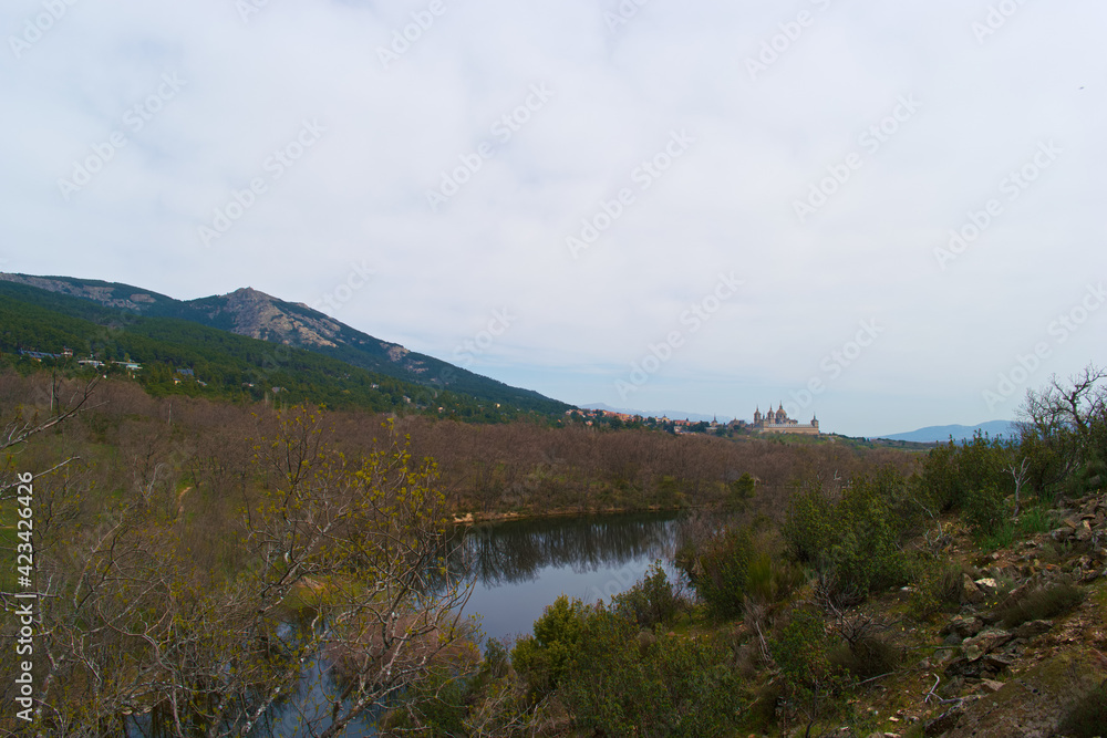 krajobraz góry skały drzewa widok natura przyroda sierra de guadarrama