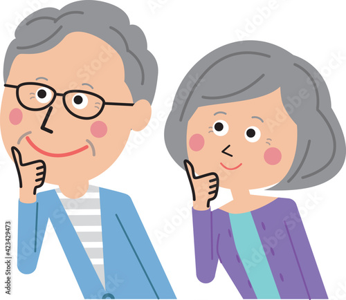 ポップな家族　感心するシニアの男女