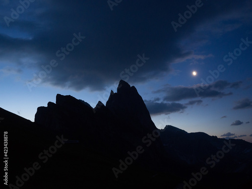 Die Seceda in Suedtirol in den Dolomiten in der Nacht bei Mondschein - The seceda in the dolomites in Italy by night