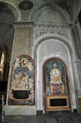 Napoli - Monumenti funebri del Duomo