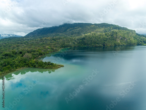 Fototapeta Naklejka Na Ścianę i Meble -  Miramar lake chiapas mexico