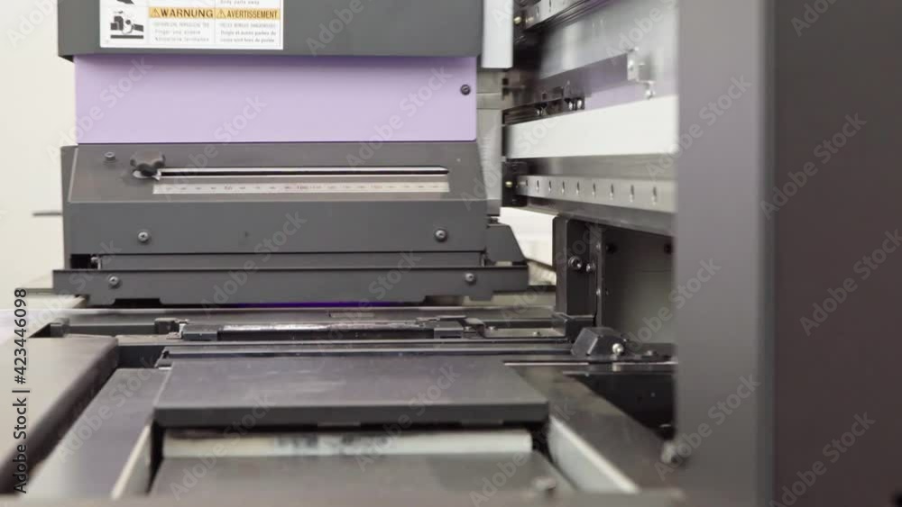 Large format high speed industrial ultraviolet printer for printing promotional products Large format high speed industrial ultraviolet printer for printing promotional products
