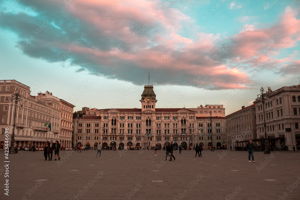Piazza unità di Italia a Trieste al tramonto, Italia, Friuli Venezia Giulia