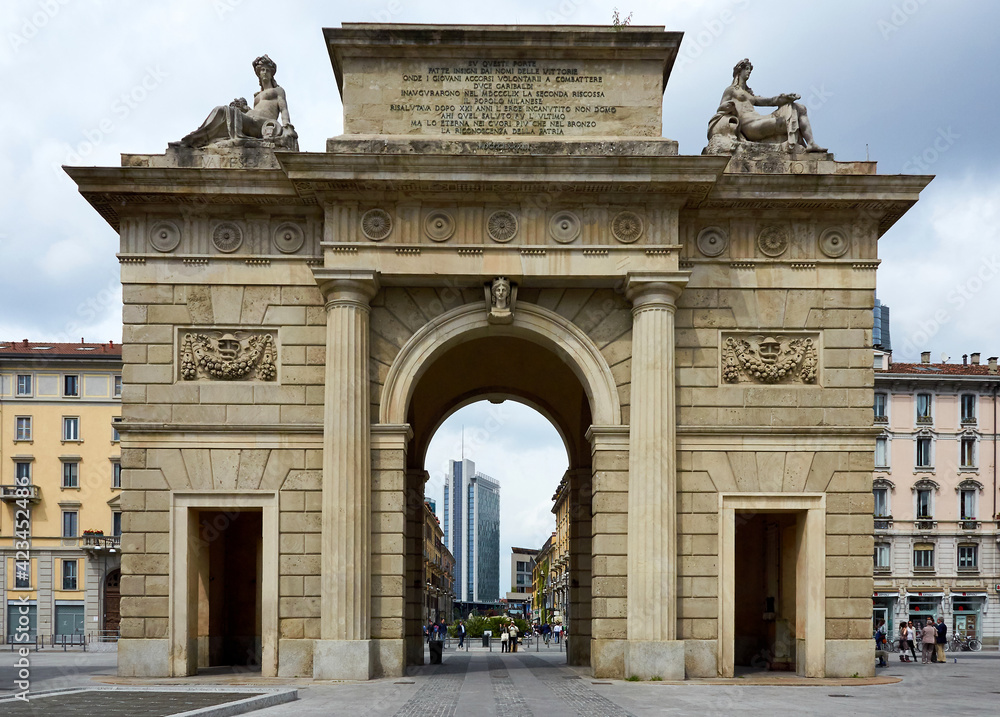 Obraz premium Historic buildings in the center of Milan