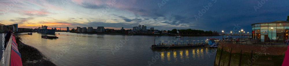 Panorama of Canary Wharf from Greenwich