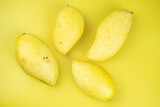 Fresh mangoes (Golden Nam Dok Mai Mango)