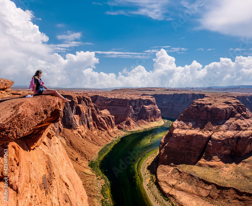 Tourist at Horseshoe Bend on Colorado River © haveseen