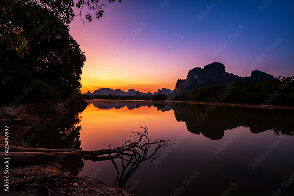 Obraz premium Nong Thale landscape at dawn in Krabi, Thailand