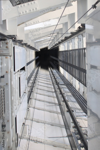 Elevator to move in the building