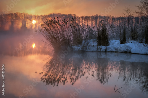 The last frost of March on the Shatura lakes