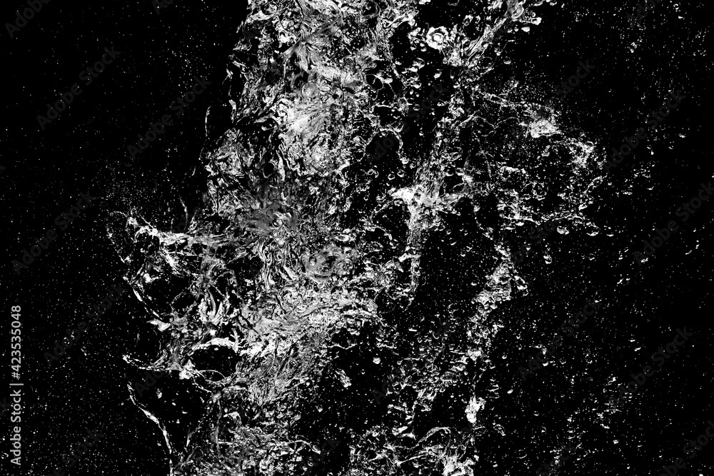 Obraz premium 黒バックの水