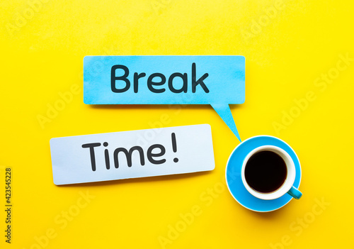 Fotografie Coffee drink with break time! text.work and refreshment concepts