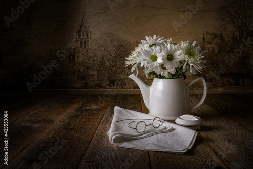 Daisies in a Teapot