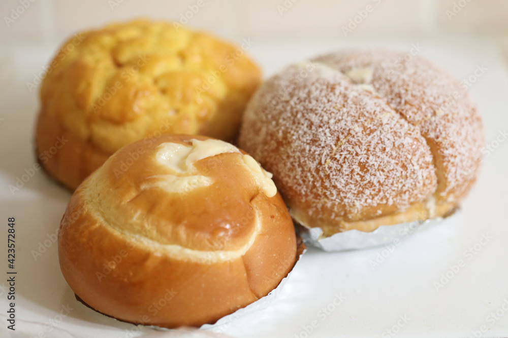 Assorted Chinese pastry buns Assorted Chinese pastry buns