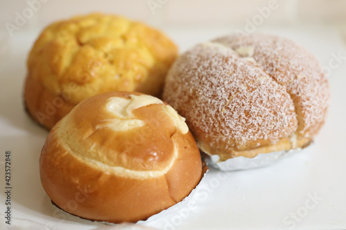 Assorted Chinese pastry buns