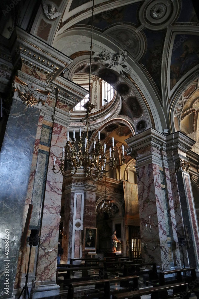 Fototapeta premium Napoli - Scorcio interno della Chiesa di San Domenico Soriano