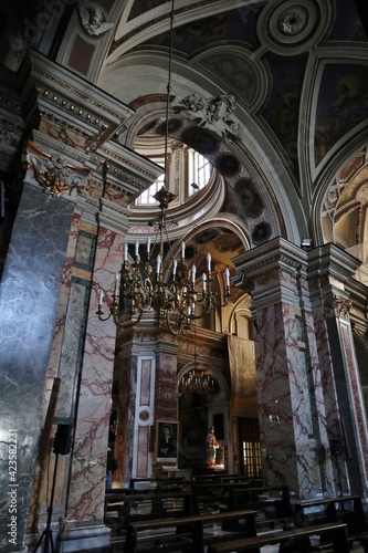 Napoli - Scorcio interno della Chiesa di San Domenico Soriano © lucamato
