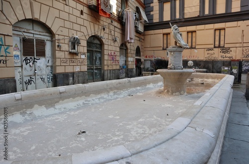 Napoli - Fontana della Scapigliata a Piazzetta Forcella photo